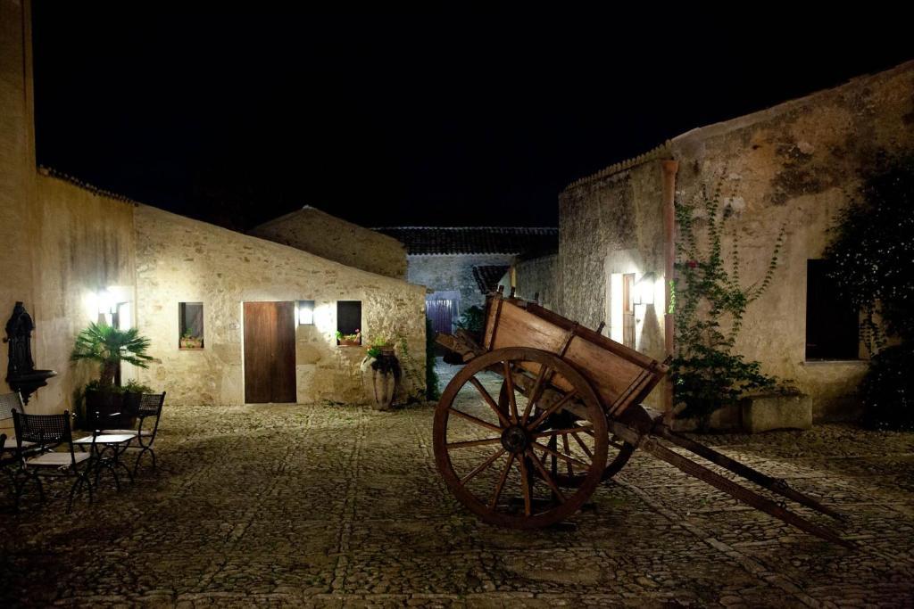 Agriturismo Baglio Fontana บูเซโต พาลิซโซโล ภายนอก รูปภาพ