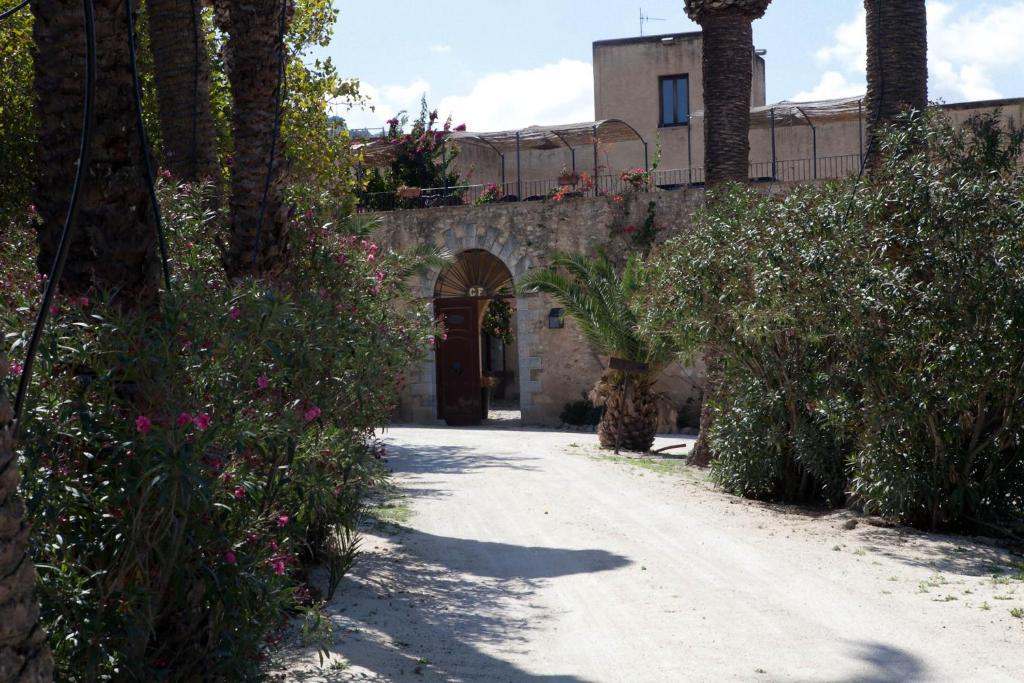 Agriturismo Baglio Fontana บูเซโต พาลิซโซโล ภายนอก รูปภาพ